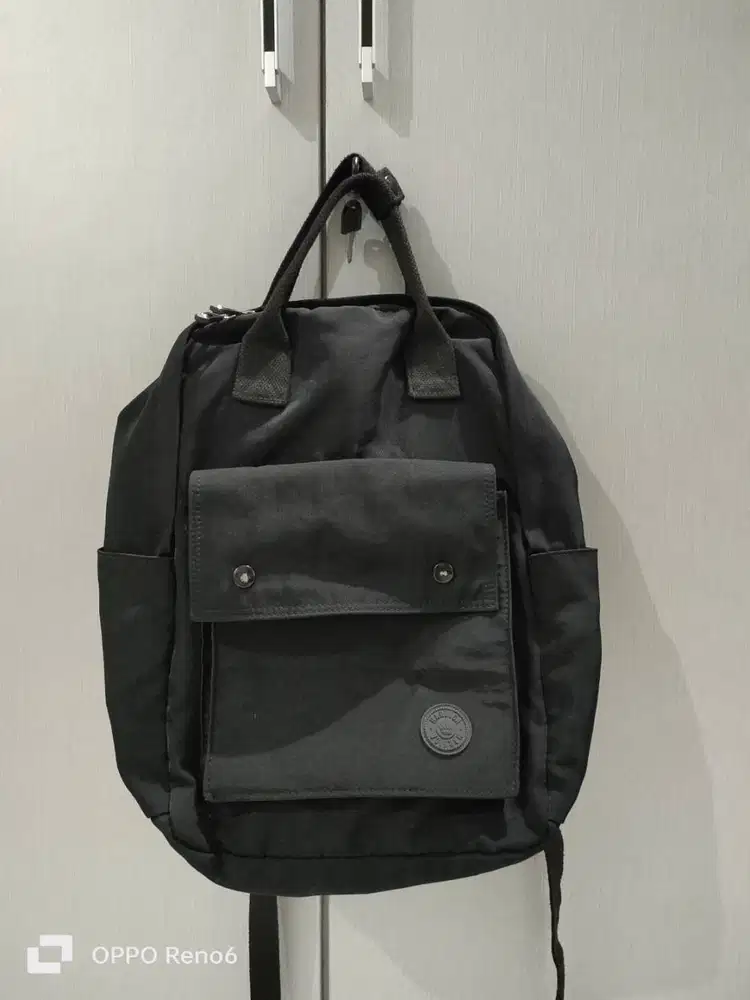 Preloved - Ransel Huraica