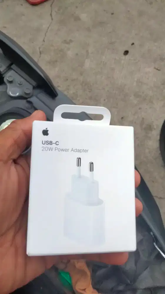 DIJUAL MD3J4ZA/A20W USB C POWER ADAFTER IPONE ORIGINAL