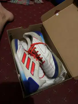 sepatu futsal Adidas original