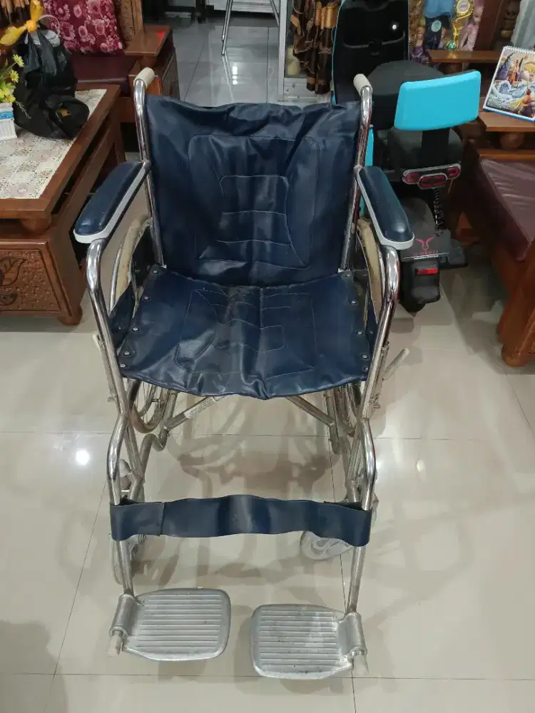 Kursi Roda Kondisi 80%