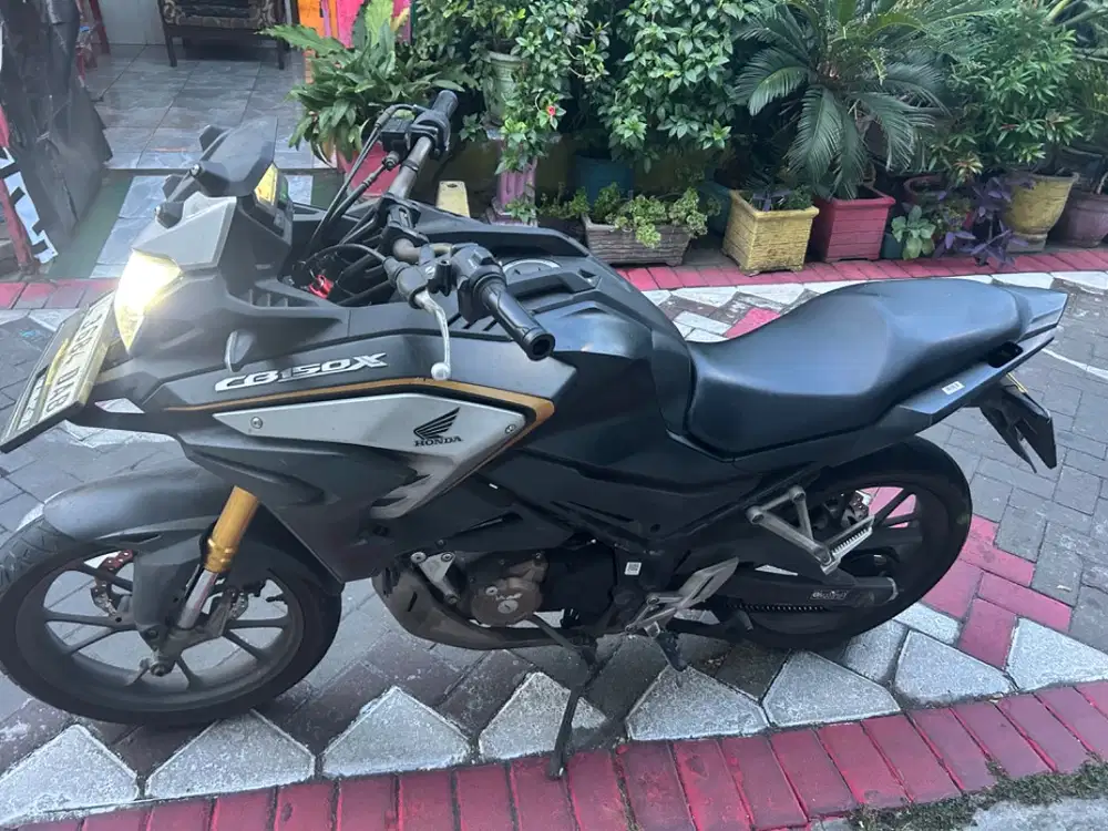 Sepeda motor CB 150X SE