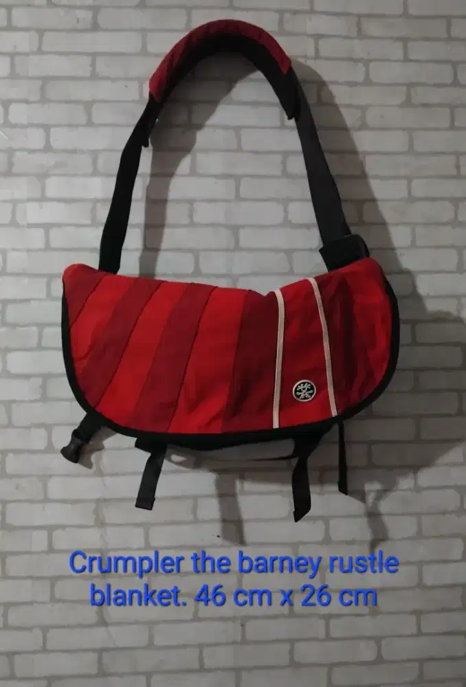 Sling bag merk crumpler all varian