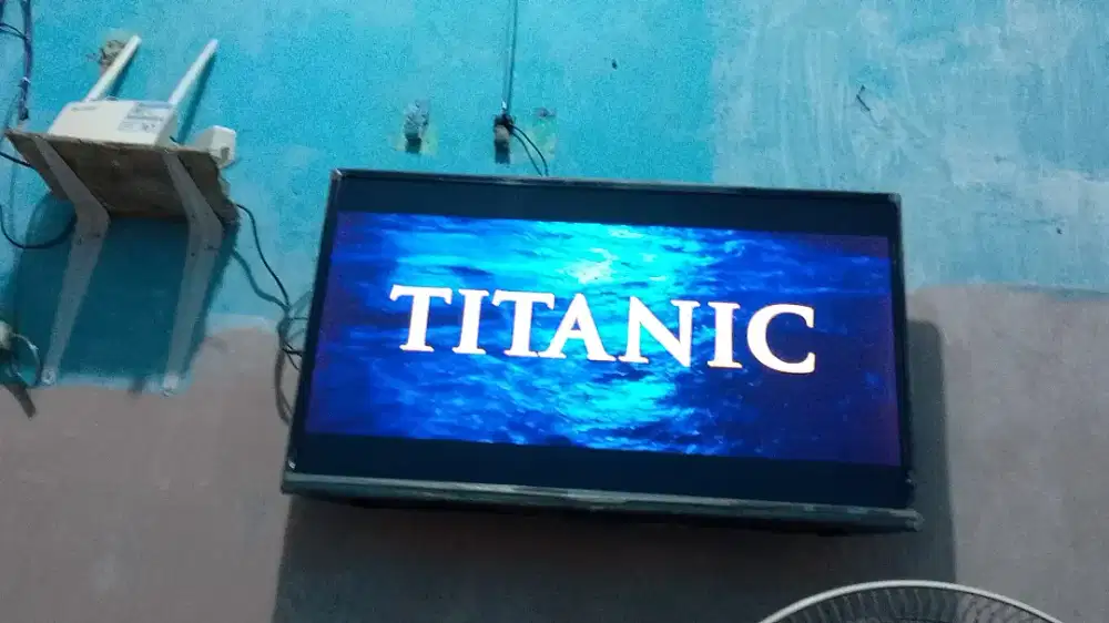 TV Android Changhong 32inci (SMART)