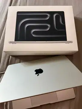 Macbook pro M4 512GB silver