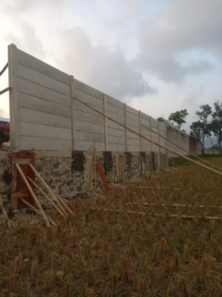 Pagar panel pembatas