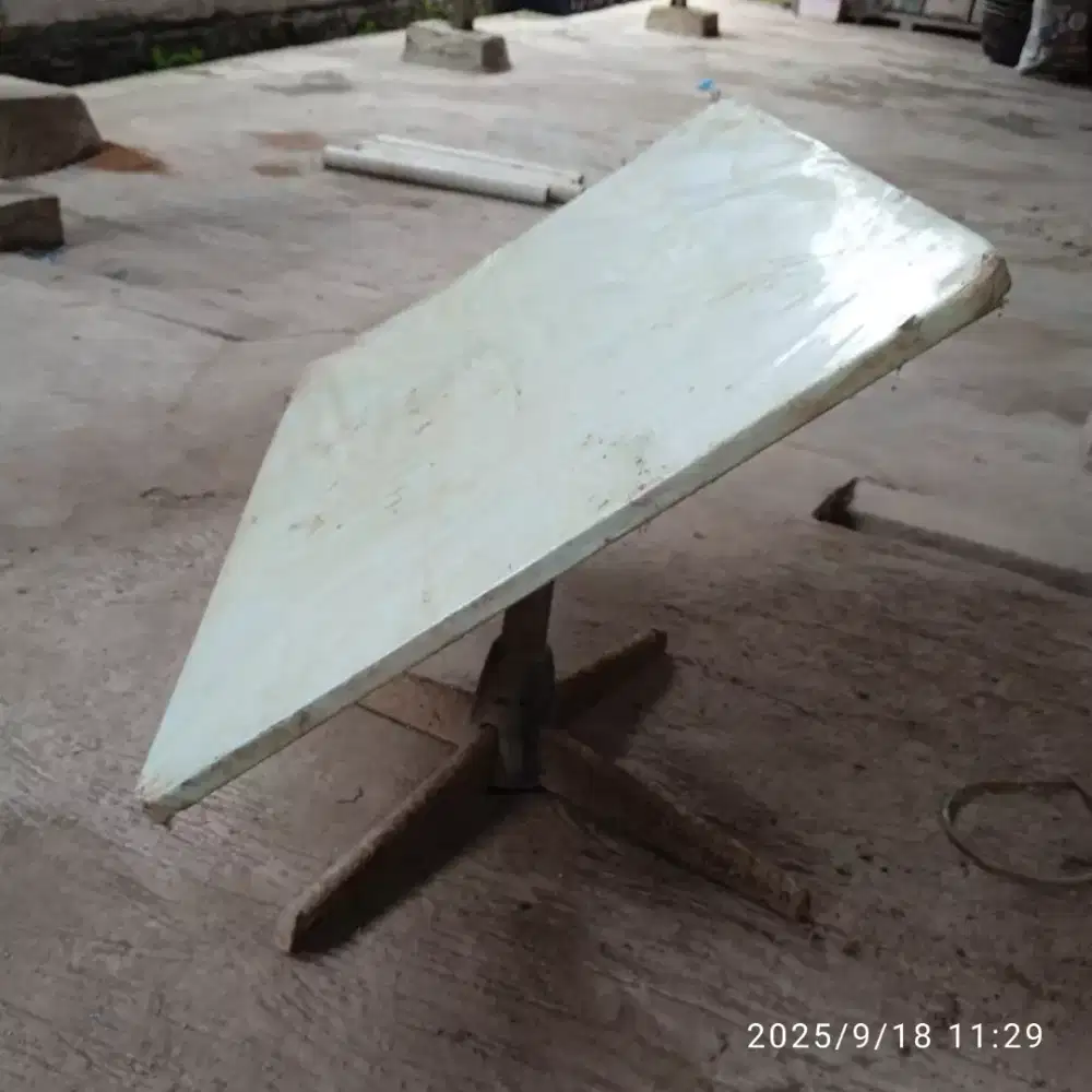 Meja Kerja Serbaguna Bisa Diatur Tinggi & Kemiringannya
