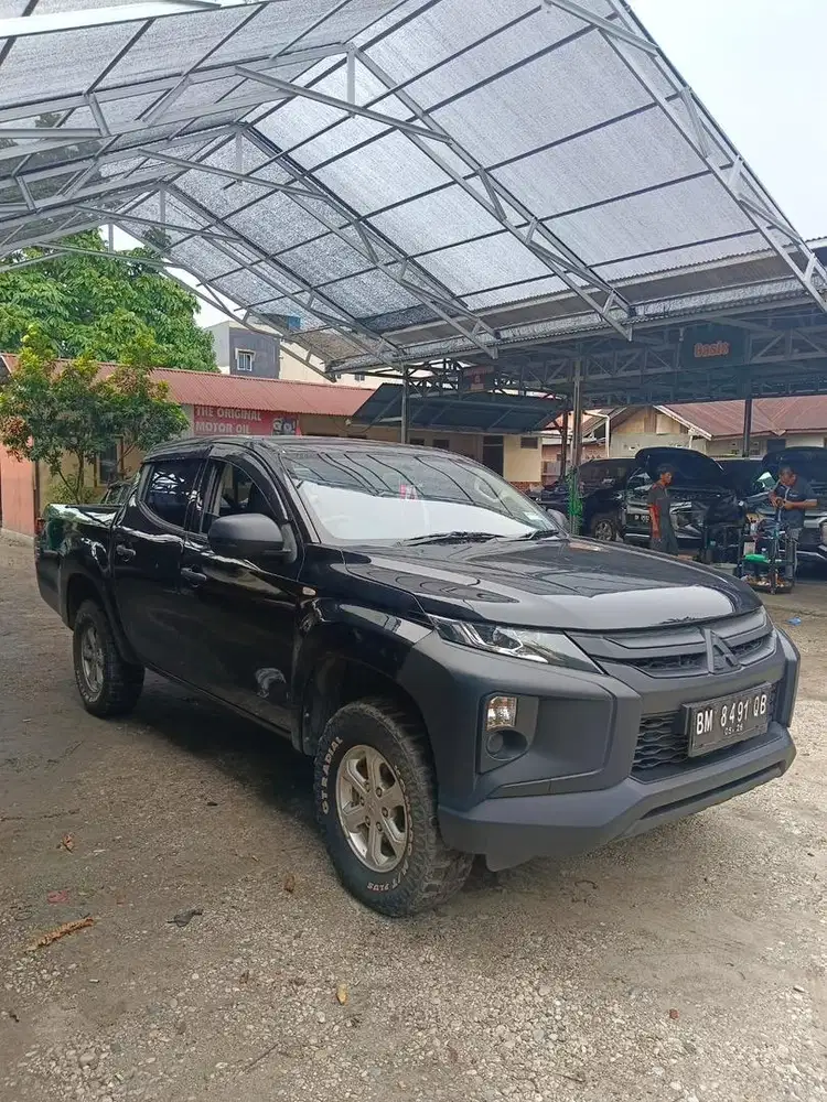 MTISUBISHI TRITON 2.5L DOUBLE CABIN HDX-L (4x4) M/T