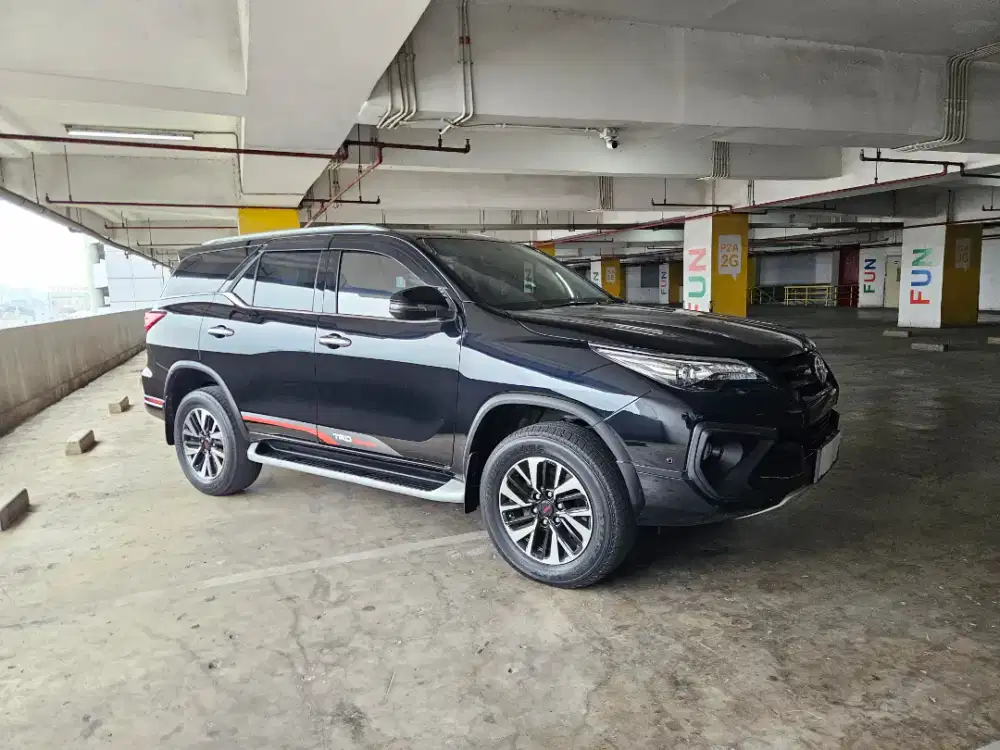 TOYOTA FORTUNER VRZ TRD 2.4 AT 2019 HITAM
