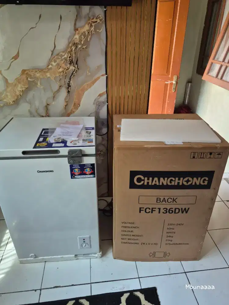 Freezer box 100 L changhong brg baru ex display