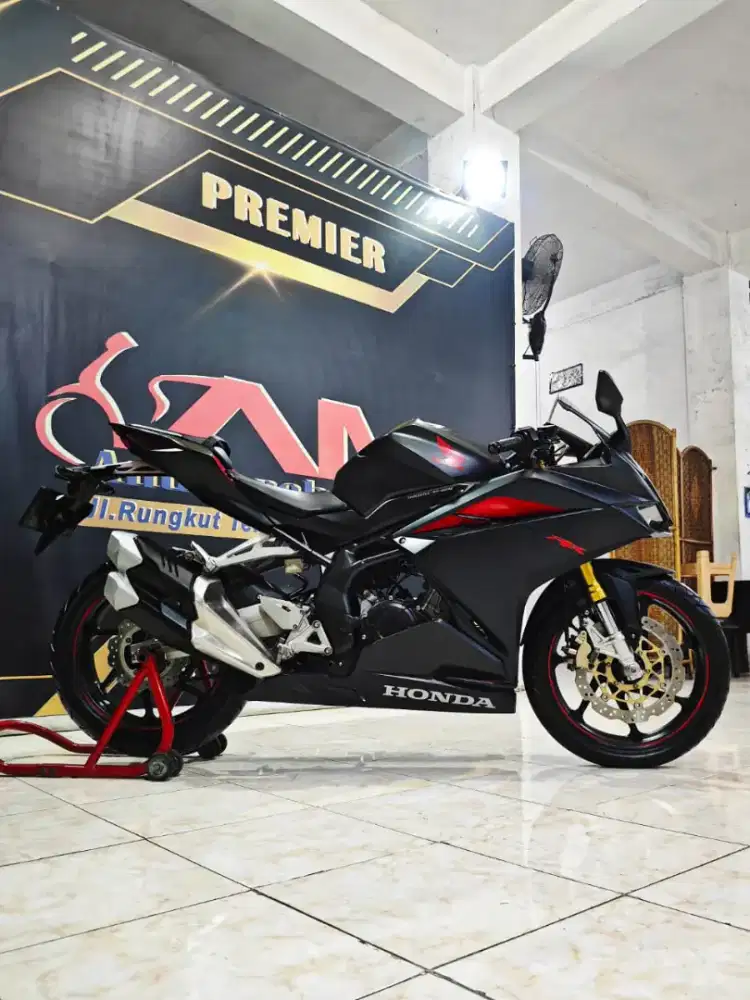 Honda CBR250RR STD REG 2017 Odo 2rb Matte black like new