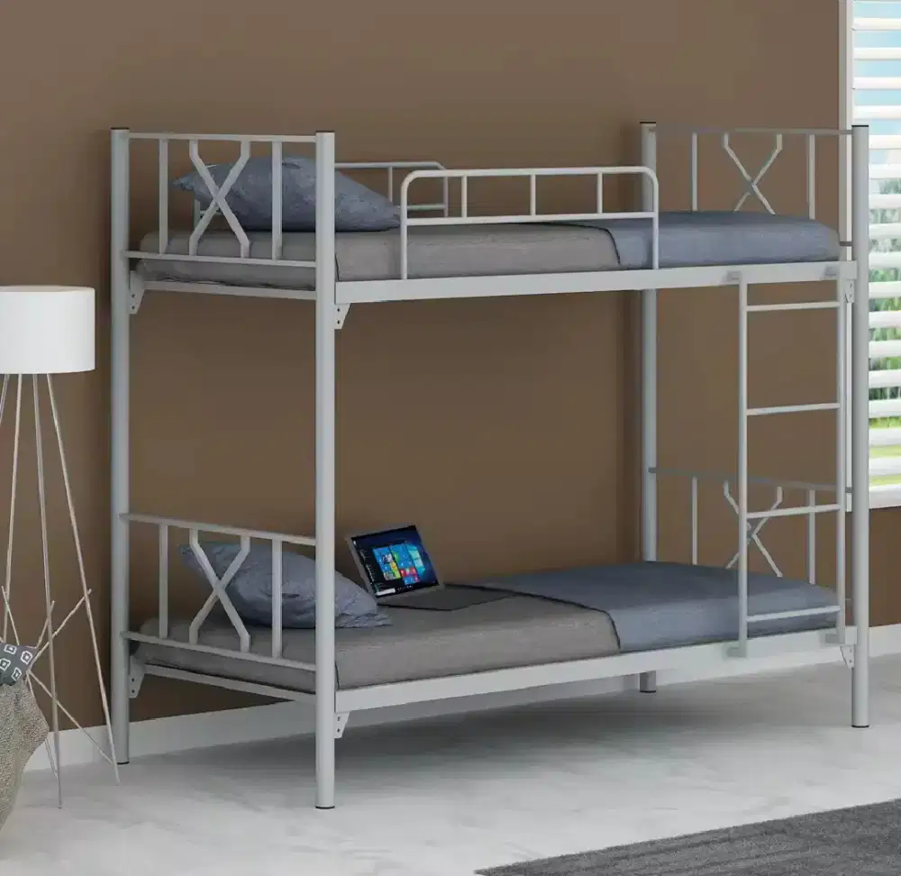 Ranjang tingkat besi