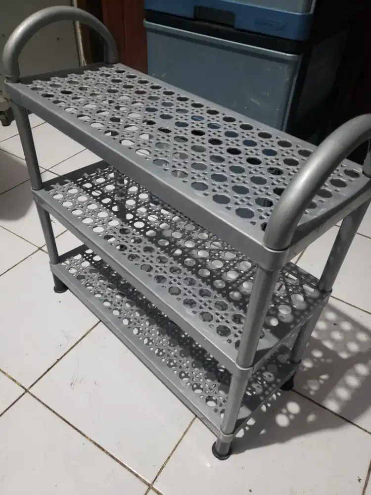 Jual rak sepatu bekas tingkat 3