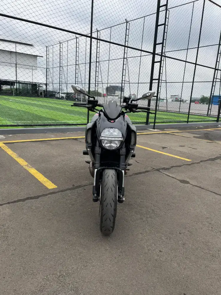 Ducati Diavel Black  2013