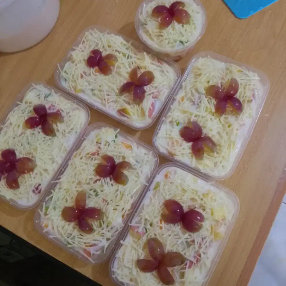 salad buah dan salad sayur