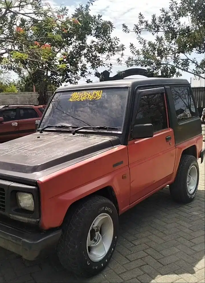 Mobil bekas...merk Feroza daihatzumau di jual