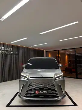 LEXUS LM350H HYBIRD VIP 2023