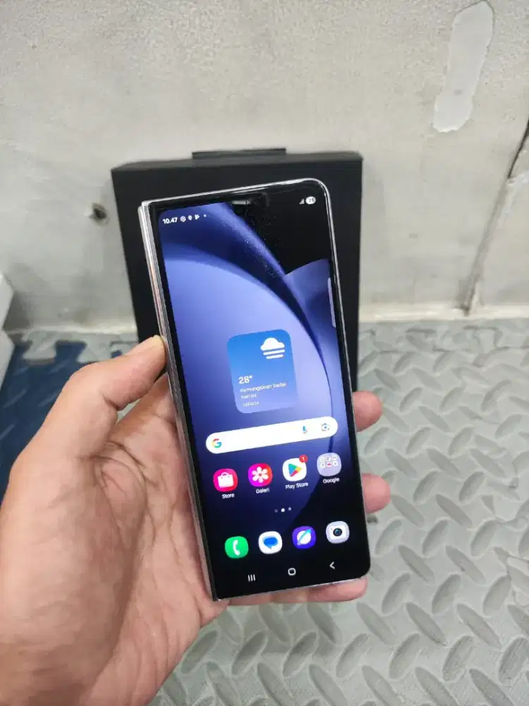 Samsung Z fold 5. 12/256GB mulus no minus fullset original. Resmi sein