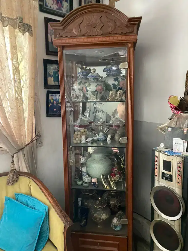 Lemari hias jati jepara