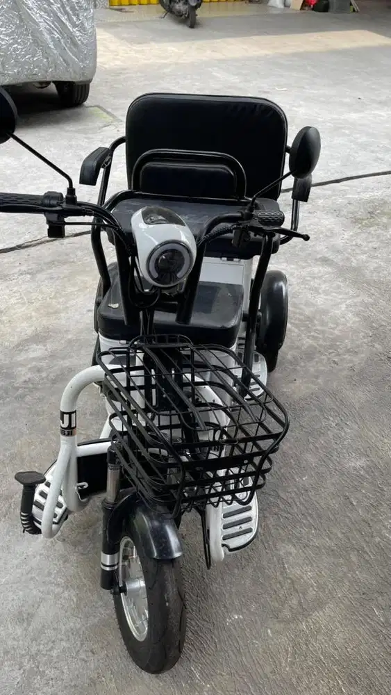 Sepeda listrik 3 roda