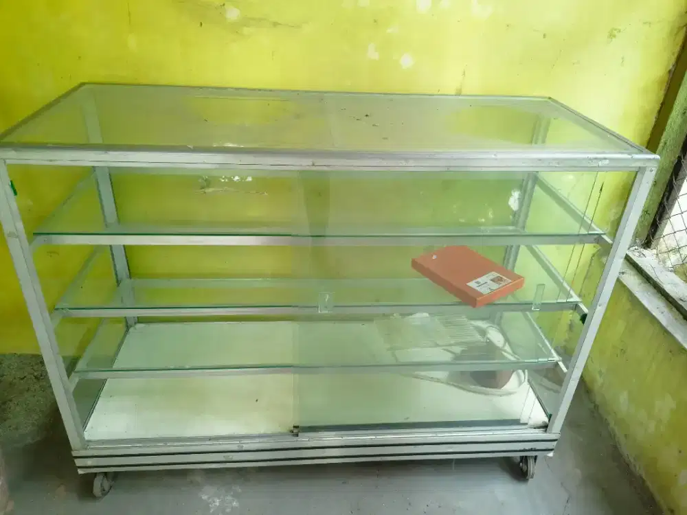 Stelling kaca 4 tingkat