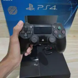Ps4 fat ori 500gb seri 10. Fw 12.52.segel .blom ada game nya .fulset