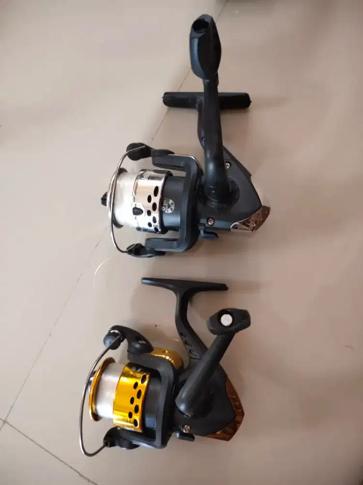 Katrol Murah 2 Reel Kecil set Benang Bawaan
