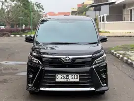 Termurah Toyota Voxy 2.0 matic 2019 Hitam