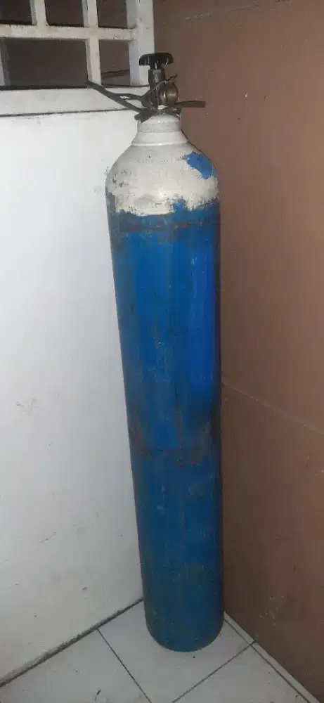 Tabung oxygen besar 6 kubik
