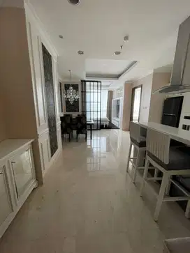 Renovated 2BR direct poolview apartmen @Residence 8 Senopati  to rent