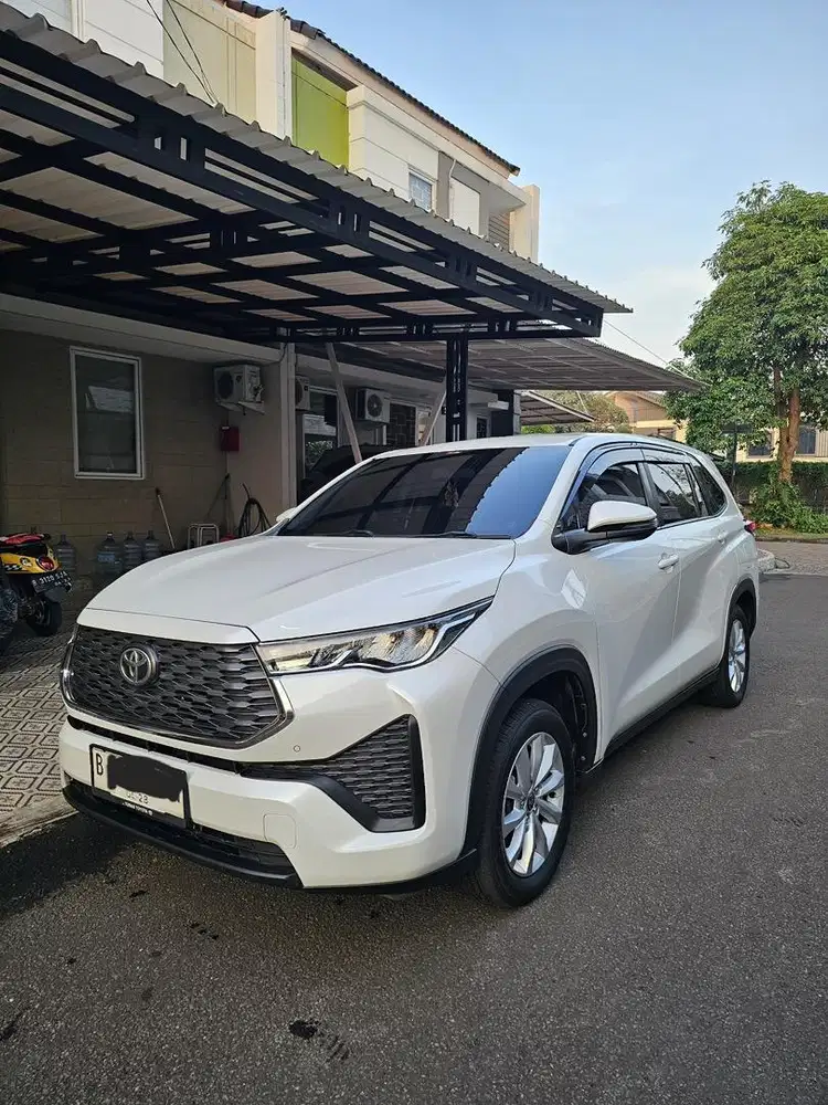 Kijang Innova Zenix Type V (Bensin) 2023