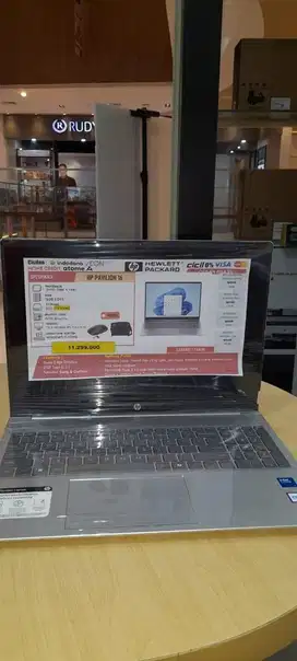 LAPTOP HP PAVILION 16