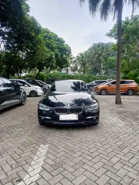 Bmw 320i 2.0 Luxury Bensin-AT