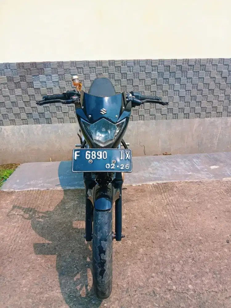 Nia:SATRIA FU KARBU PLAT F KAB PAJAK HIDUP SS LENGKAP NEGO TIPIS