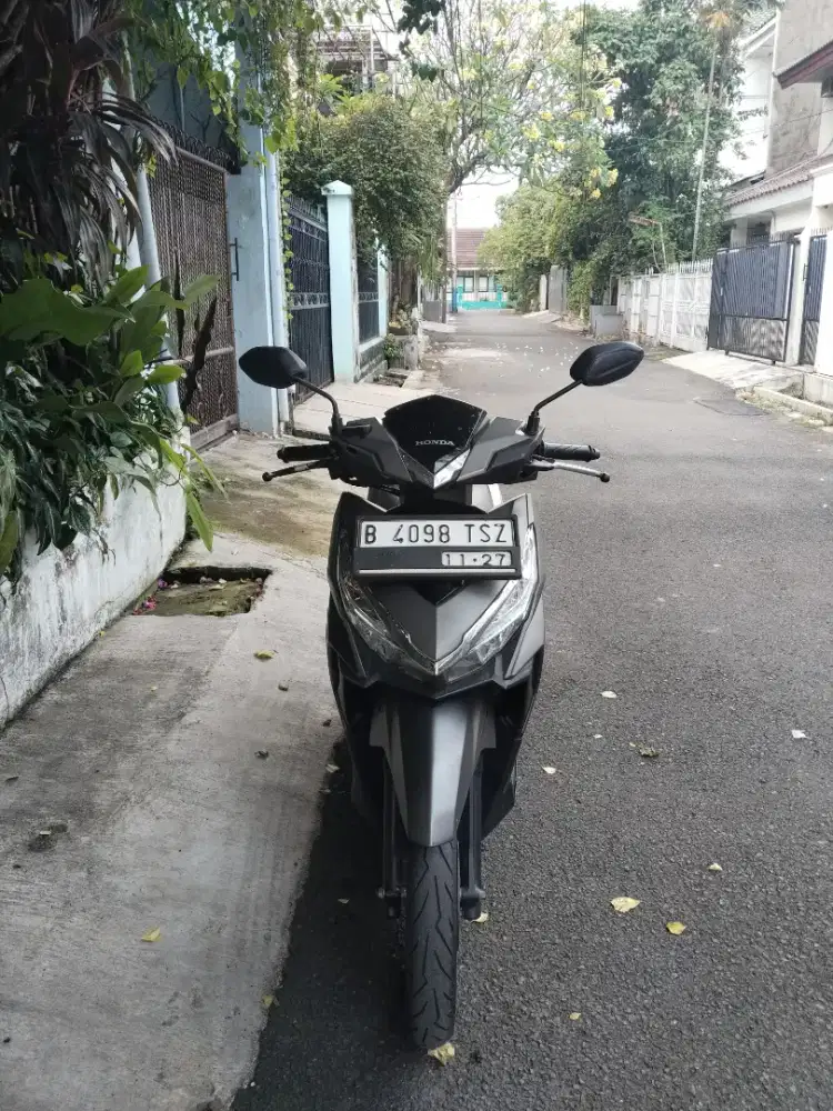 Bissmillah dijual motor Honda Vario LED old 150cc 2017 istimewa
