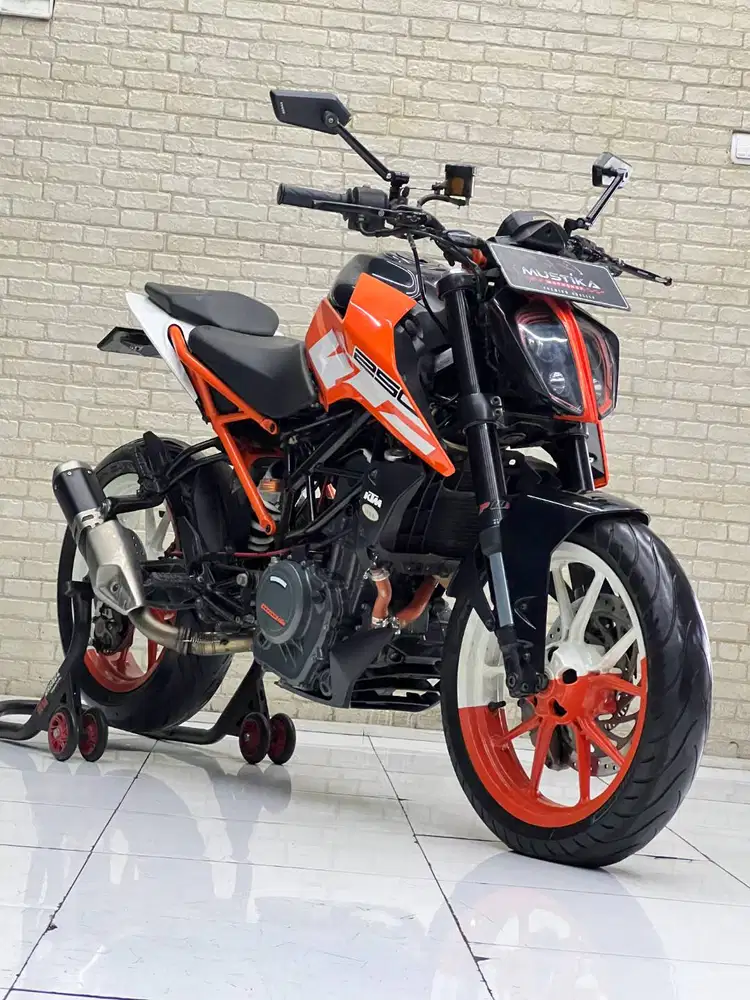 Perfect Condition! KTM Duke 250 2018 pmk 2019 Mustika