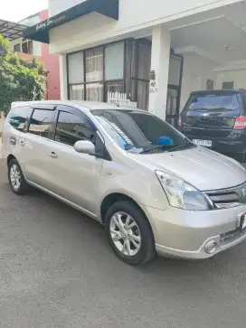 Nissan Grand Livina SV Matic 2013 jual BU