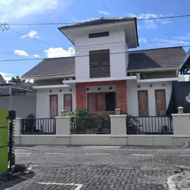 Rumah Mewah Dengan Desain Minimalis Di Perumahan Niten Asri Dekat Budi