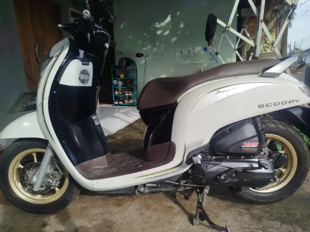scoopy stylis 2018
