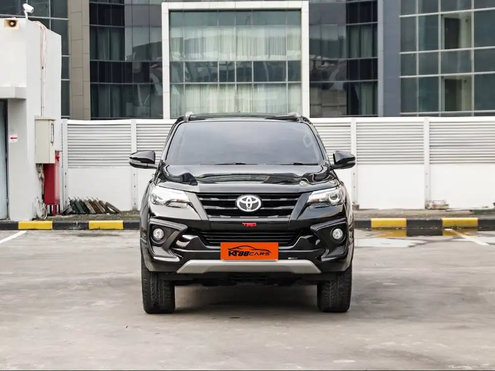 TOYOTA FORTUNER TRD 2.4