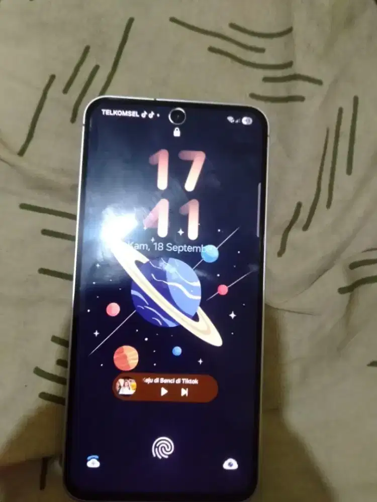 Samsung s24 fe 8/256 biru