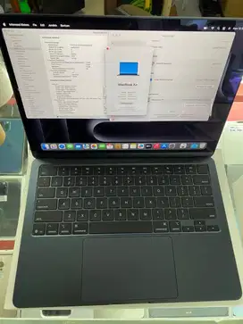 Macbook air m4 13 inch ram 16 ssd 256 ex ibox garansi mei 2026 bh 100