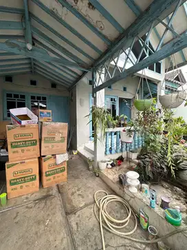 Dijual rumah lt.150m di Villa Melati Mas hg 1,8 M