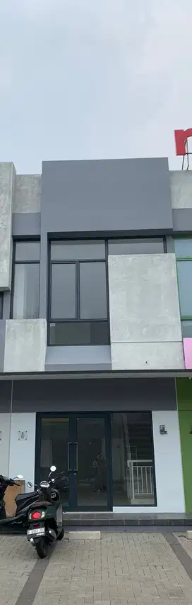 Ruko 2 lantai siap pakai lokasi super strategis ramai Anggrek Loka BSD