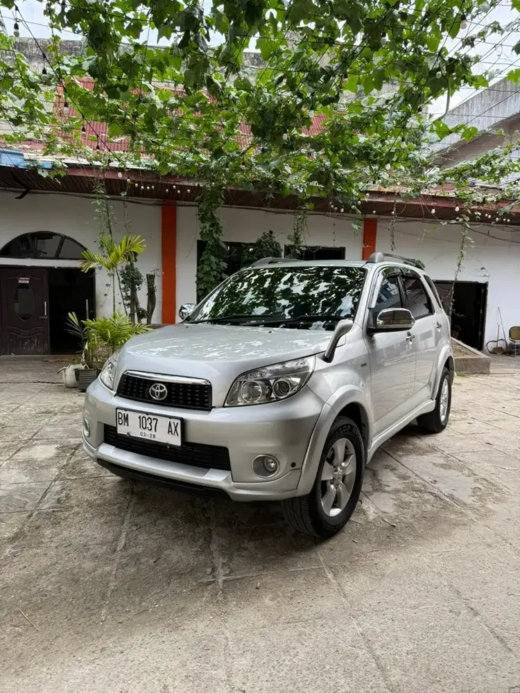 TOYOTA RUSH 1.5 STRD 2012 AUTOMATIC