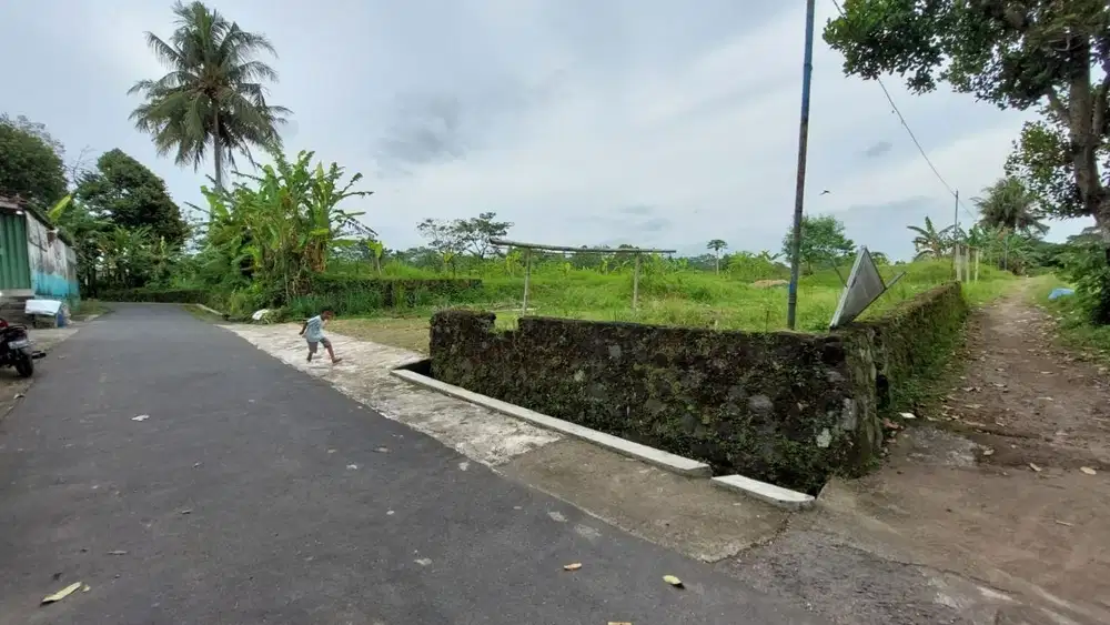 Tanah Hook 2 Muka Bentuk Ideal Muka 18 meter dekat Jalan Magelang