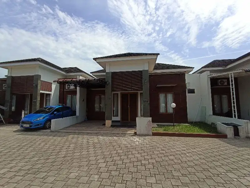 Palm Leaves Conwood Jl Flamboyan 4 / Rajawali Sakti Panam