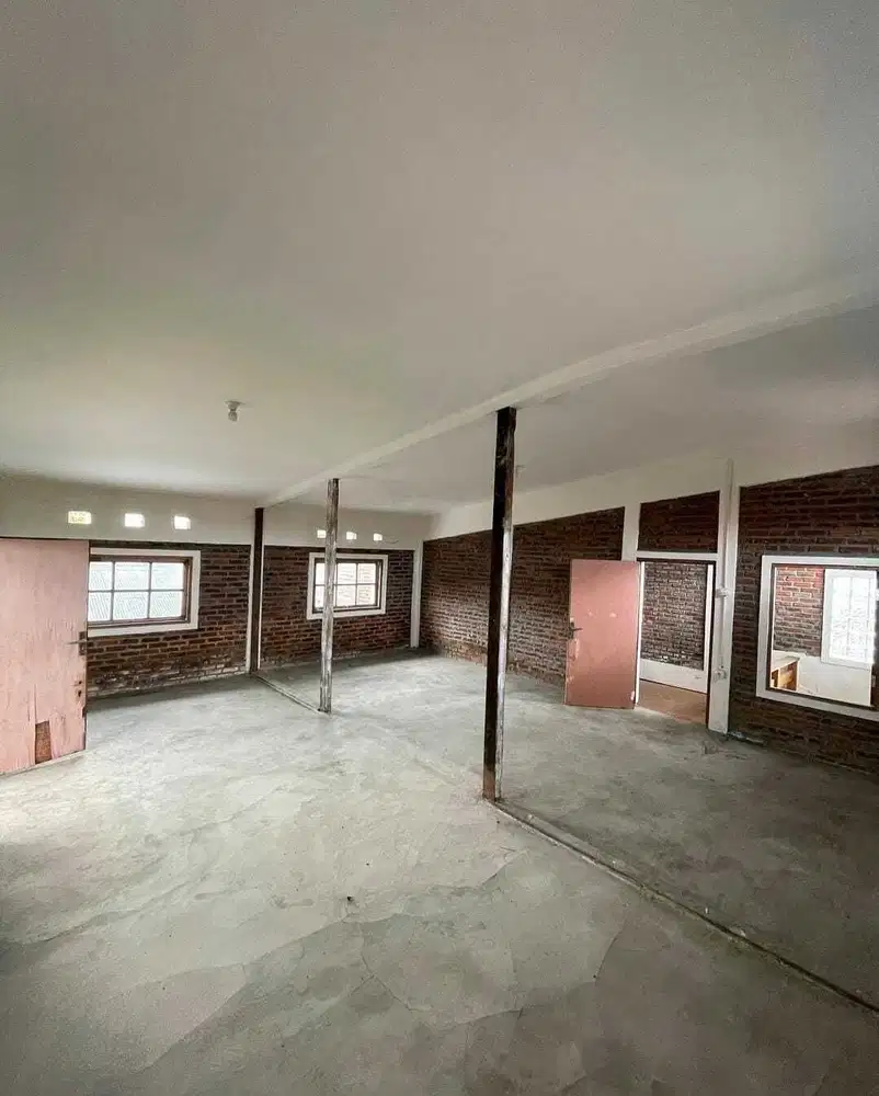 DIJUAL RUMAH LUAS HOLIS BISA UNTUK USAHA