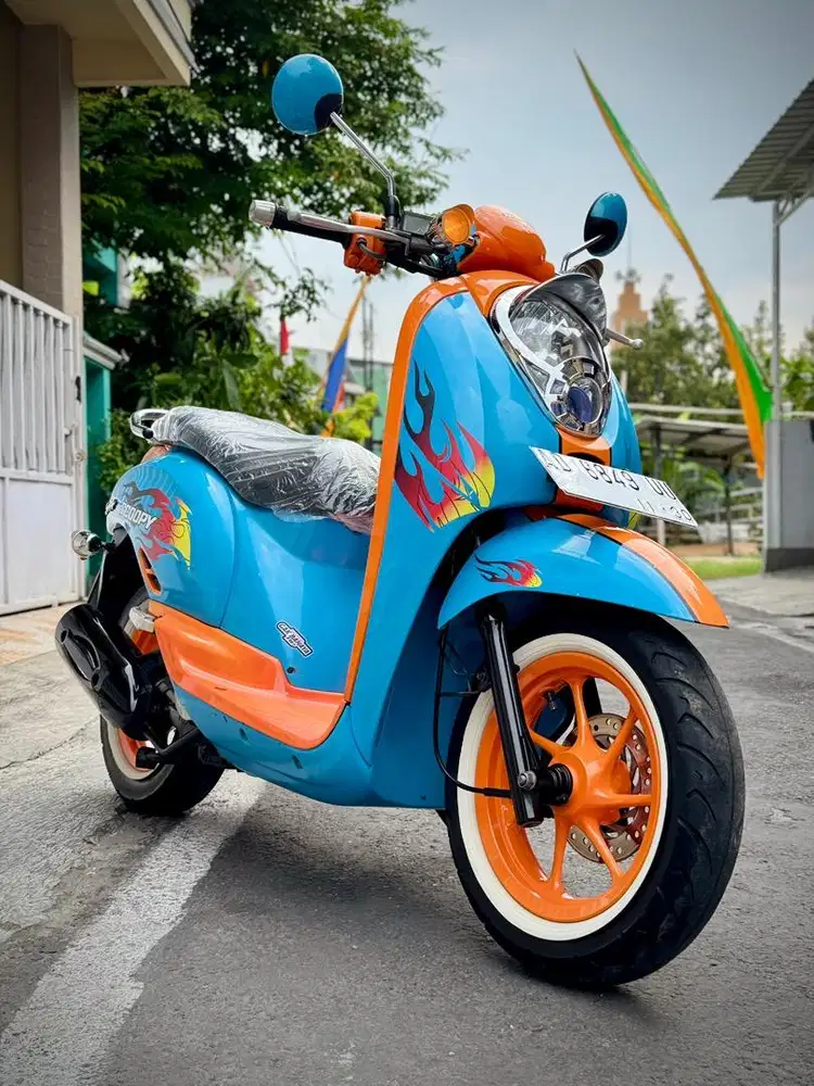 Honda SCOOPY Edisi Pertama Modis