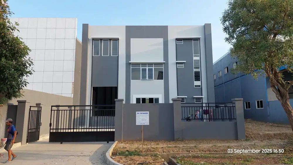Dijual / disewakan gudang baru standart pabrik Delta silicon lippo cik