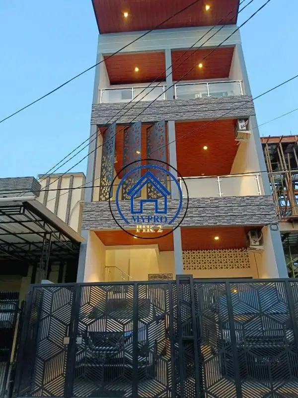 JUAL CEPAT RUMAH 3½ LANTAI SIAP HUNI DI KELAPA GADING JAKARTA UTARA